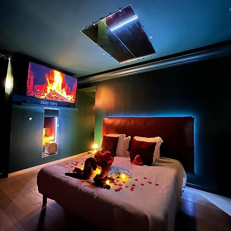 Mieuxqualhotel Jacuzzi Privatif Velvet Desire Μπορντό Εξωτερικό φωτογραφία
